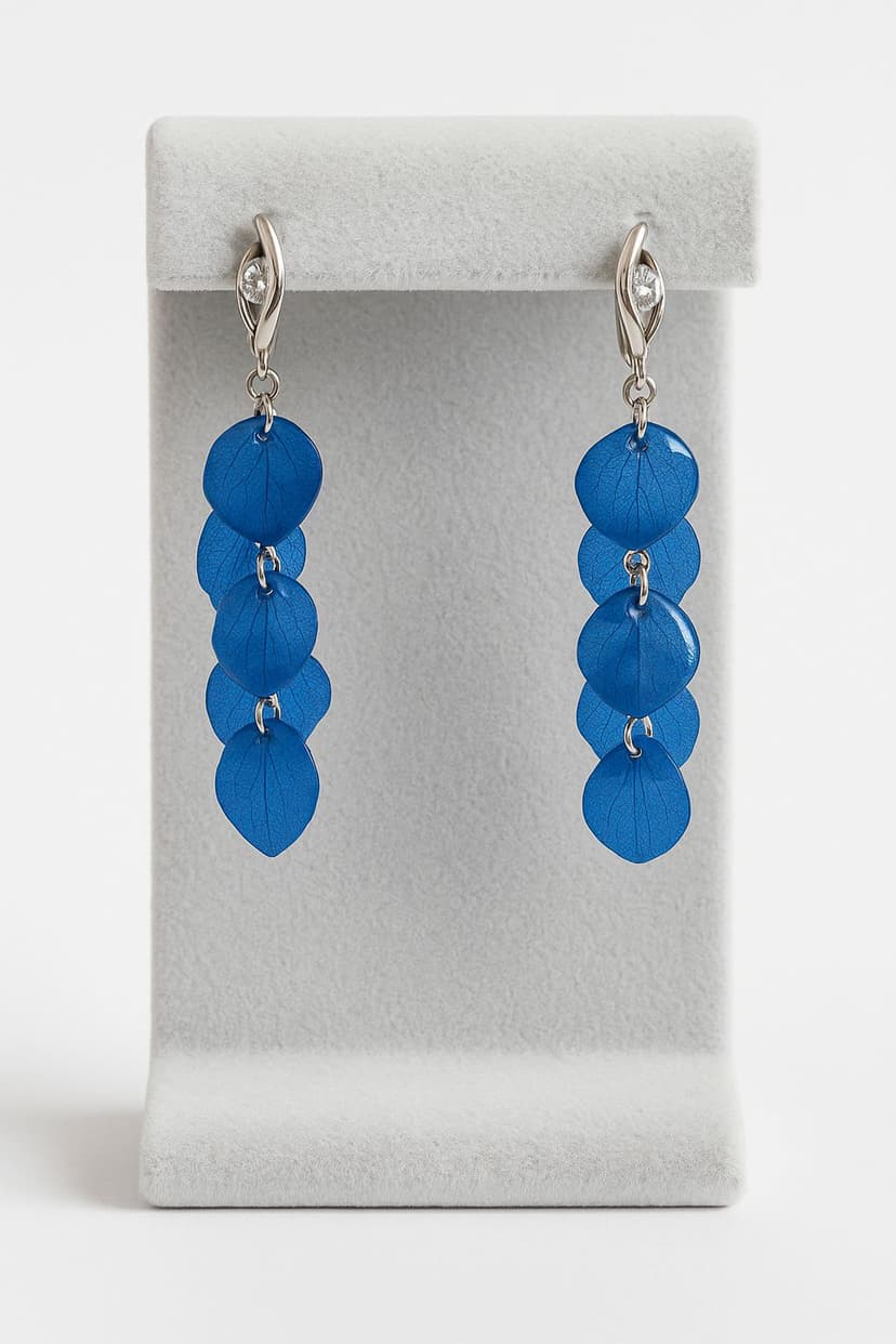 Серьги из синих лепестков гортензии